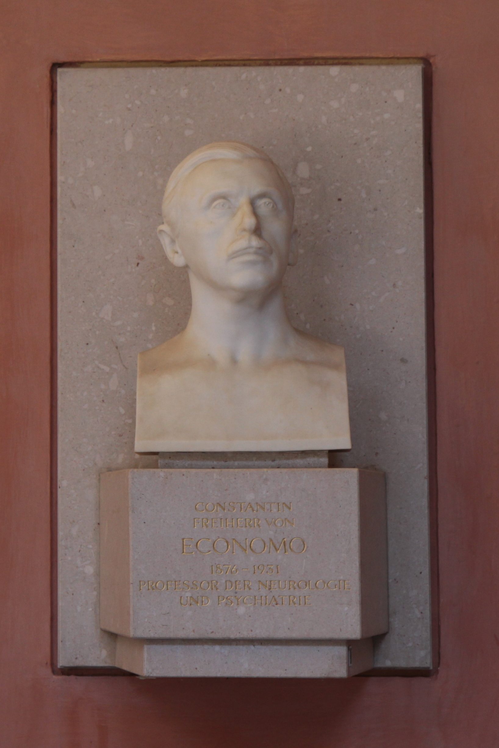Constantin von Economo's bust, Medical monuments B, UNI Vienna - 02.JPG